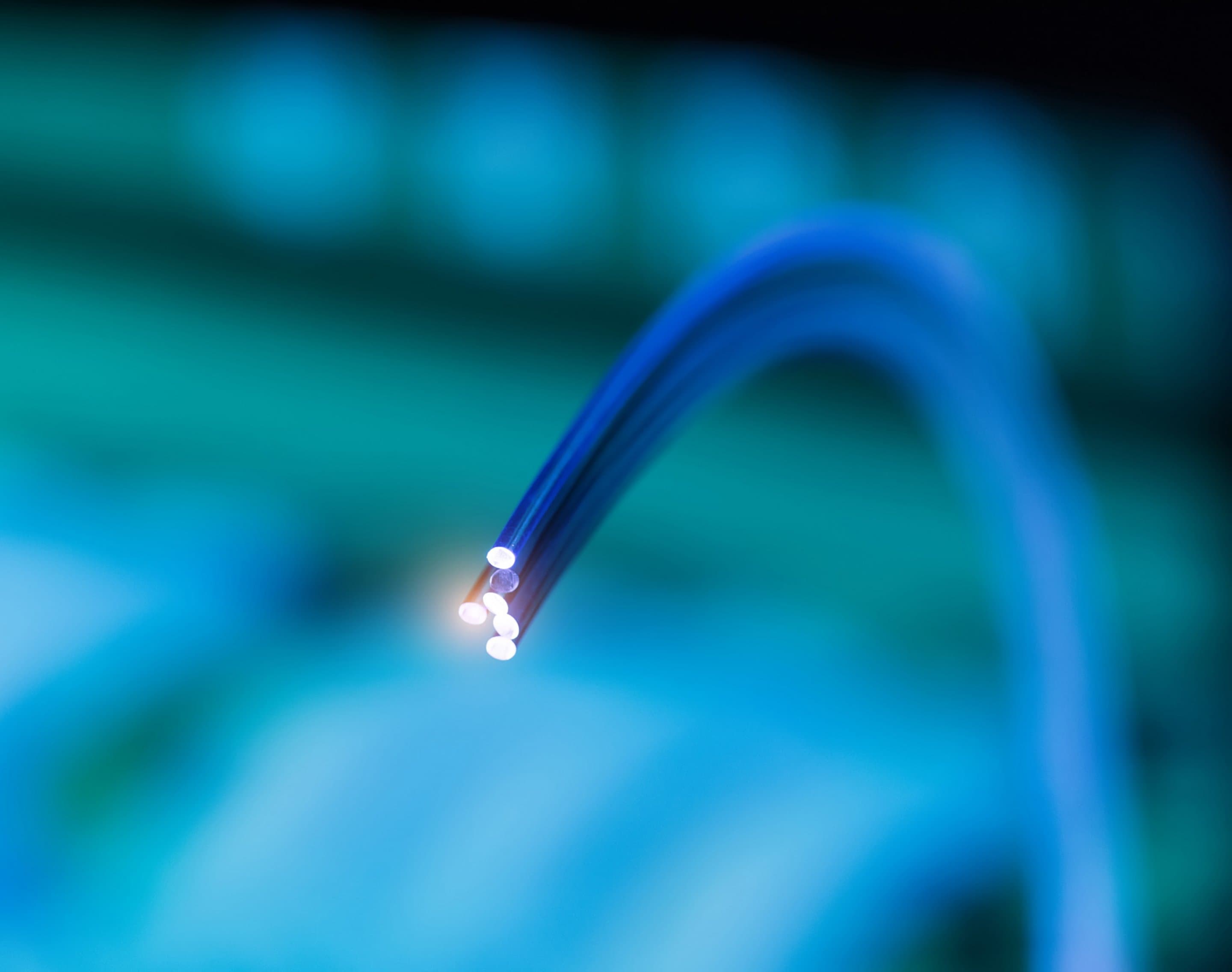 Glasfaserkabel Symbolbild für Blogbeitrag zum schnellen Internet per Glasfaser.